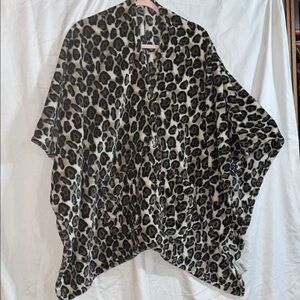 Leopard Print Cozy Wrap